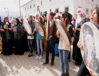 Cizre’de 8 Mart Dünya Kadınlar Günü Kutlamaları
