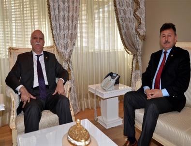 Uğur Cörüt, Şemsi Bayraktar’ı Ziyaret Etti