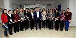 Başkan Evcilmen Kadın Personele Çiçek Dağıttı