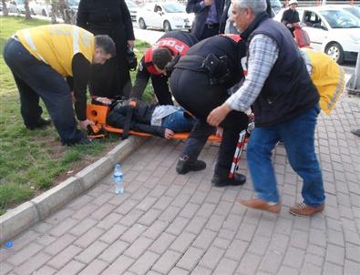 Kırmızı İşıkta Geçen Otomobil Yayaya Çarptı Açıklaması