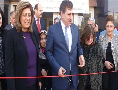 Şiddete Maruz Kalan Kadınların El İşi Sergisi Açıldı
