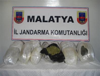 Yolcu Otobüsünde 13 Kilo Esrar Ele Geçirildi