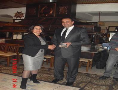 Sevilen Eğitimciye Uğurlama Yemeği