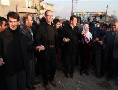 Van’da Yılın İlk Nevruz Ateşi Yakıldı