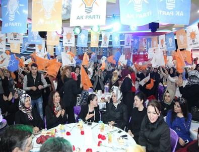 Yahyalılı Bayanlardan Esat Öztürk'e Büyük Destek