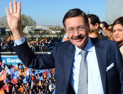 Melih Gökçek basın toplantısı düzenledi