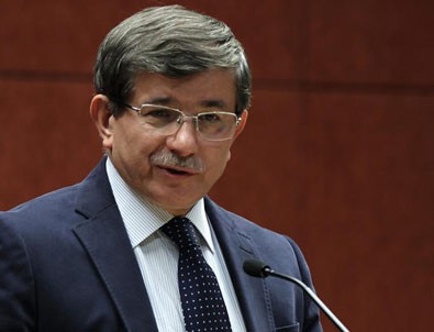 Davutoğlu'ndan muhabire fırça