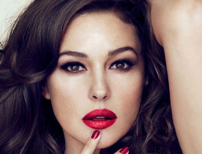 Rus milyarder Monica Bellucci'nin başını döndürdü