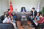 SUAT DEMIRCI - Yıldız Kız Futbol Takımından Milli Eğitim Müdürüne Ziyaret