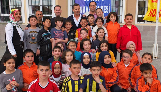 Eski Futbolcu Ergün Penbe ve İş Adamı Ümit Kaya'dan Örnek Davranış