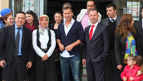 Eski Futbolcu Ergün Penbe ve İş Adamı Ümit Kaya'dan Örnek Davranış