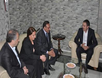 Ak Parti'den Bdp'li Belediye Başkanına Tebrik Ziyareti