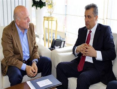 Başkan Sekmen, Palandöken'e De El Attı