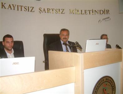 Burhaniye’de Belediye Meclisi İlk Toplantısını Yaptı