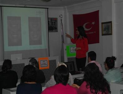 Kuşadası Genç İş Kadınları Derneği Sağlık Semineri Düzenledi