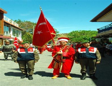 Vali Öztürk 'Antalya’ya 2013 Yılında Yerli ve Yabancı 18 Milyon Turist Geldi”