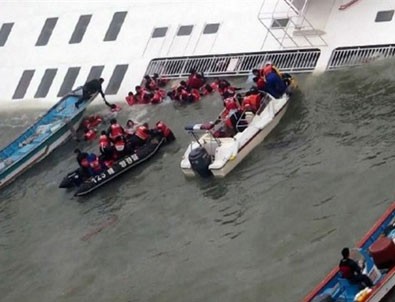 Güney Kore'deki gemi kazasında 300 kayıp