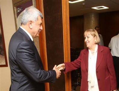 Kadın Kollarından Başkan Karaosmanoğlu'na Ziyaret