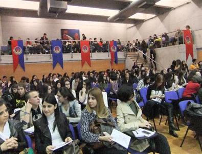 Sanko Koleji Öğrencileri ‘genç Eleştirmenler Sempozyumu’nda