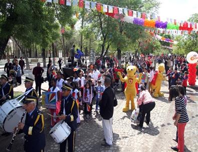 Sanko Holding, 23 Nisan Çoçuklarını Ağırlıyor