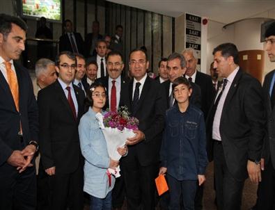 Yozgat Çocuk Evleri Çocukları, Bakan Bozdağ’ı Evlerine Davet Etti