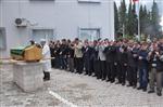 AHMET TURHAN - Büyükşehir Belediye Başkanı Uğur, Pamukçu'da Cenazeye Katıldı