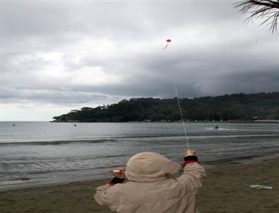 Sevgi Evi Çocukları ‘uçurtma Şenliği’nde Eğlendi
