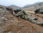 TACİZ ATEŞİ - Hakkari'de Komando Bölüğü'ne taciz ateşi!