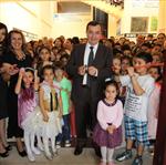 ABDÜL BATUR - Başkan Batur'dan 23 Nisan Ressamlarına Madalya