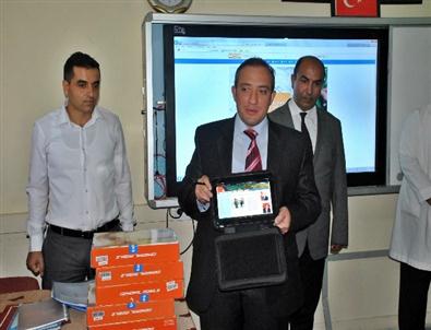 Demre'de Öğrencilere Tablet Bilgisayar Dağıtıldı