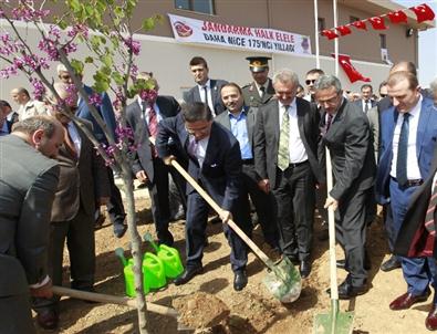 Gebze’de Şehitlerin Adı Fidanlarda Yaşatılıyor