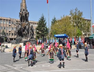 Uşak’ta 23 Nisan Ulusal Egemenlik ve Çocuk Bayramı Kutlandı