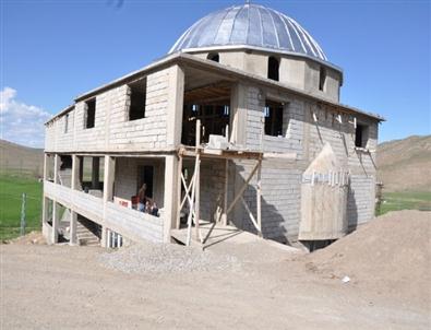 Cami İnşaatı Yarıda Kaldı