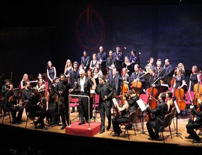 Karşıyaka Flarmoni Orkestrası'ndan Gürer Aykal'lı Final