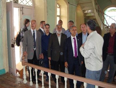 Salihli’de 133 Yıllık Cami Restore Ediliyor