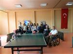 ENGELLİ SPORCULAR - Saü’lü Öğrenciler ve Sakaryalı Gazeteciler, Engellilerle Masa Tenisi Oynadı