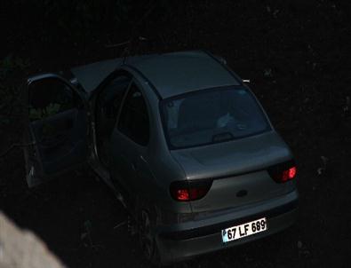 Otomobil 30 Metrelik Uçuruma Yuvarlandı Açıklaması