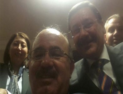 Hüseyin Çelik ve Melih Gökçek'ten selfie
