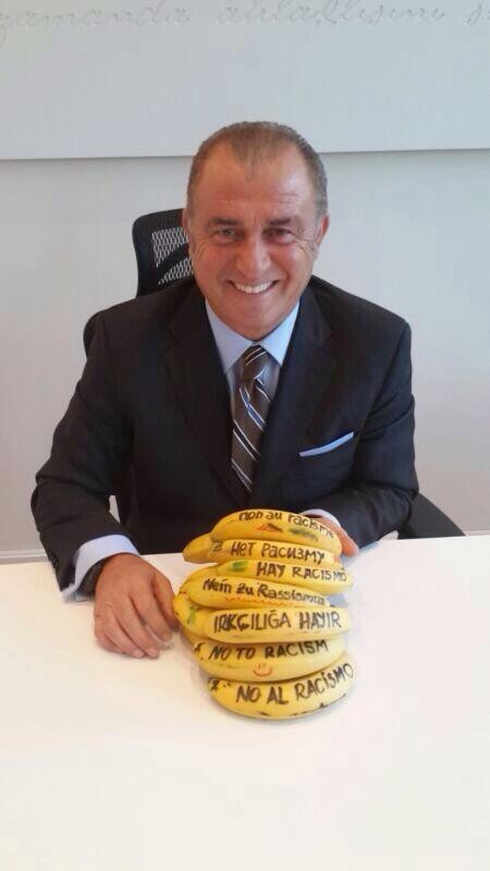 Fatih Terim'den Danı Alves'e muzlu destek