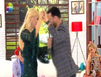 Alişan'ın dansı Çağla Şikel'in diline düşerse...