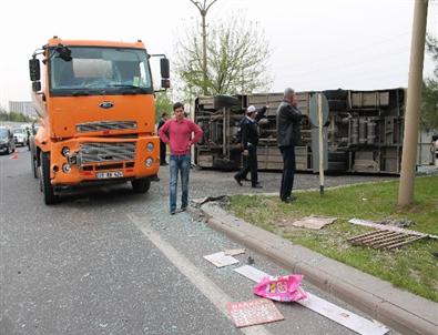 Beton Mikseri Servis Otobüsüne Çarptı Açıklaması