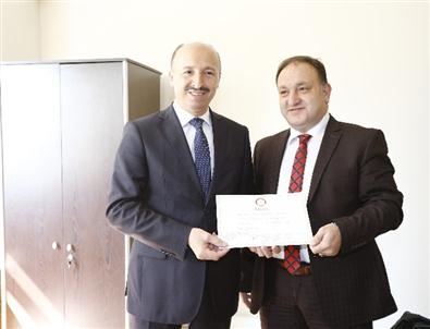 Sultangazi Belediye Başkanı Cahit Altunay Mazbatasını Aldı