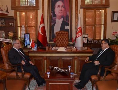 Vali Ahmet Hamdi Nayir'den Belediye Başkanı Selim Yağcı'ya Ziyaret