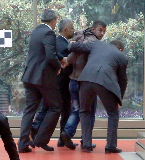 Kılıçdaroğlu'na saldıranın kimliği belli oldu