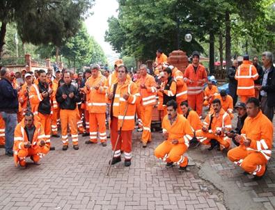 Nazilli'de Ücretsiz İzne Çıkarılan İşçilerin Eylemi Sürüyor