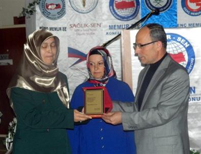 10 Yaşındaki Çocuğu Öldürülen Mürüvet Aktaş 'yılın Annesi'Seçildi