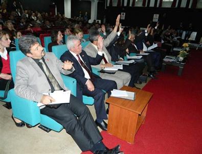 Mecliste İşten Çıkarmalar Görüşüldü