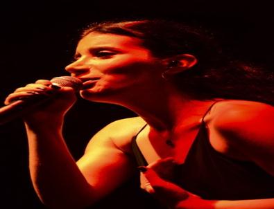 Üniversiteli Gençler İrem Derici İle Coştu