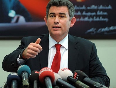 AK Partili Boyraz'dan Metin Feyzioğlu'na: Mikrofon sapığı