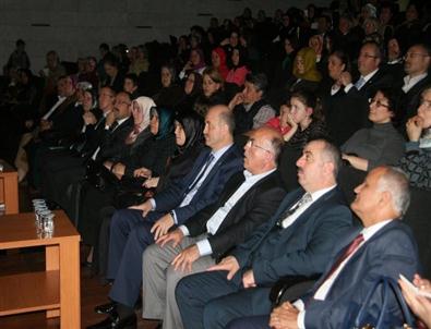 İbrahim Sadri Şiirlerini Anneler İçin Söyledi